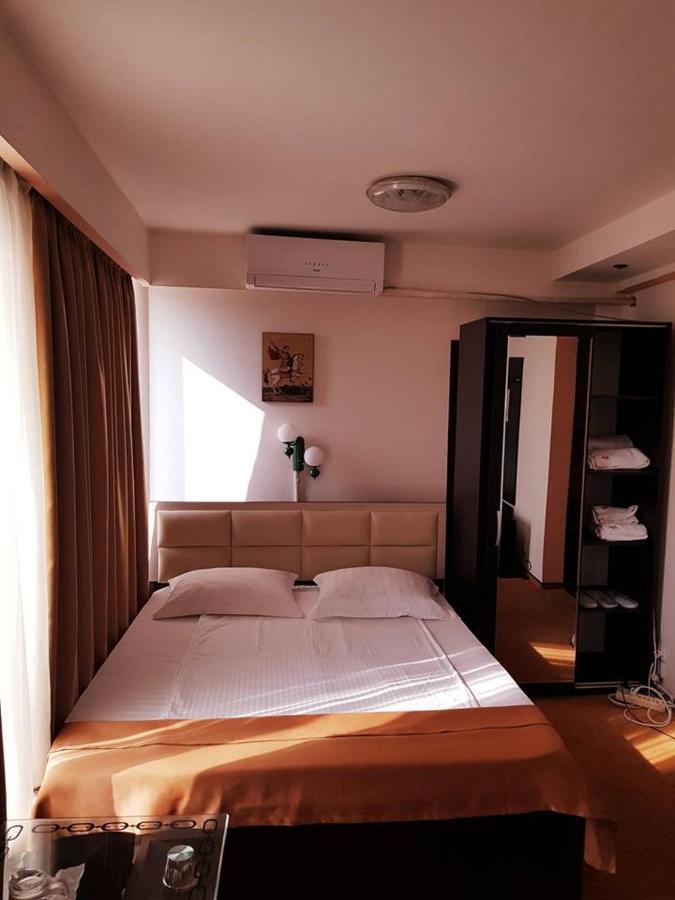 Asia Hotel Targu Jiu Ngoại thất bức ảnh