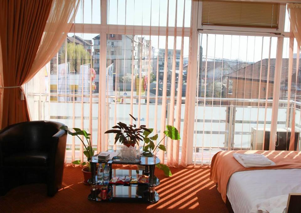 Asia Hotel Targu Jiu Ngoại thất bức ảnh