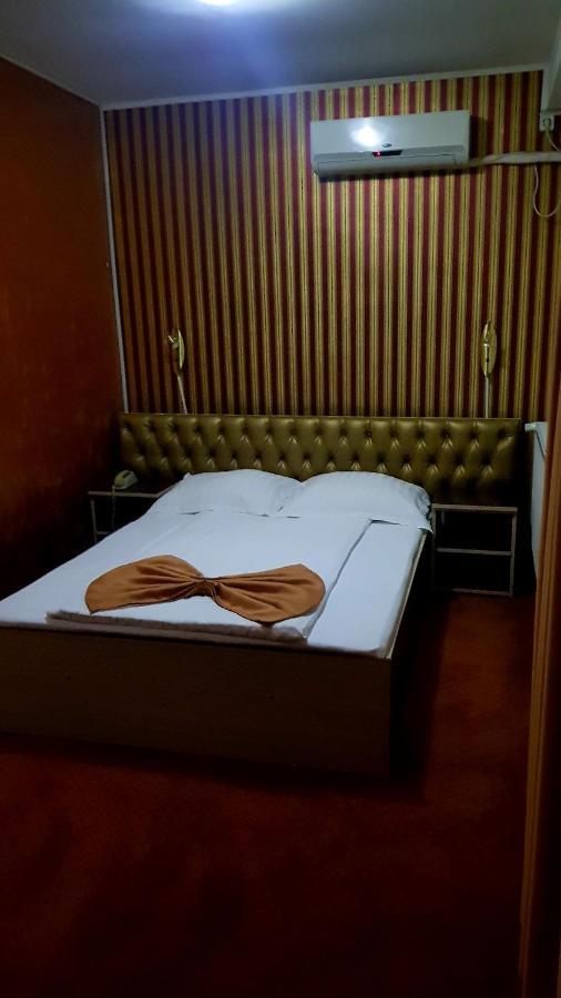 Asia Hotel Targu Jiu Ngoại thất bức ảnh