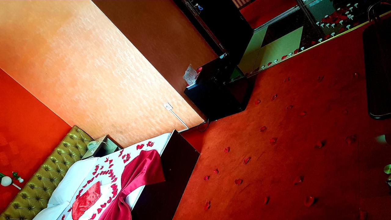 Asia Hotel Targu Jiu Ngoại thất bức ảnh