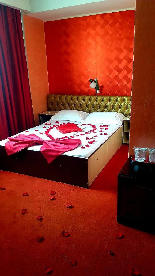 Asia Hotel Targu Jiu Ngoại thất bức ảnh