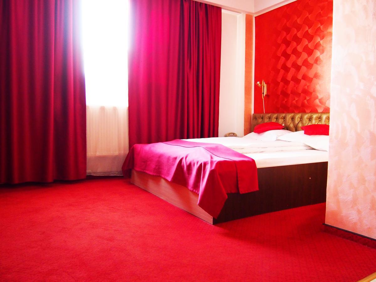 Asia Hotel Targu Jiu Ngoại thất bức ảnh