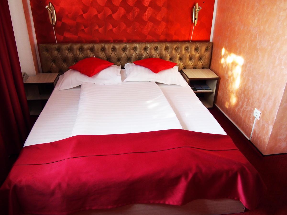 Asia Hotel Targu Jiu Ngoại thất bức ảnh