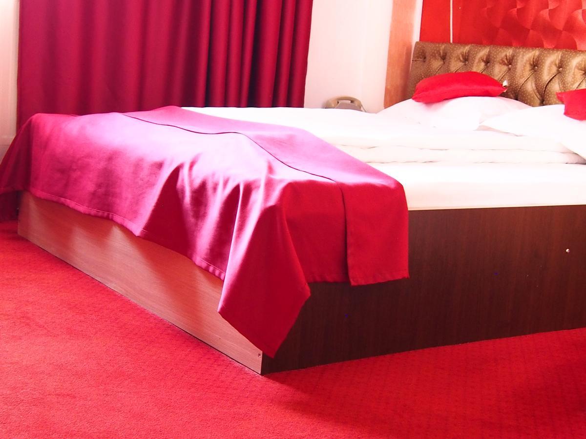 Asia Hotel Targu Jiu Ngoại thất bức ảnh
