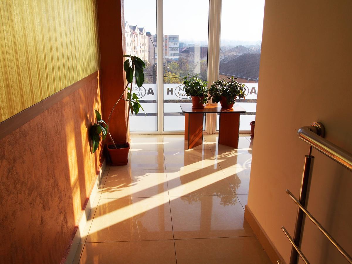 Asia Hotel Targu Jiu Ngoại thất bức ảnh